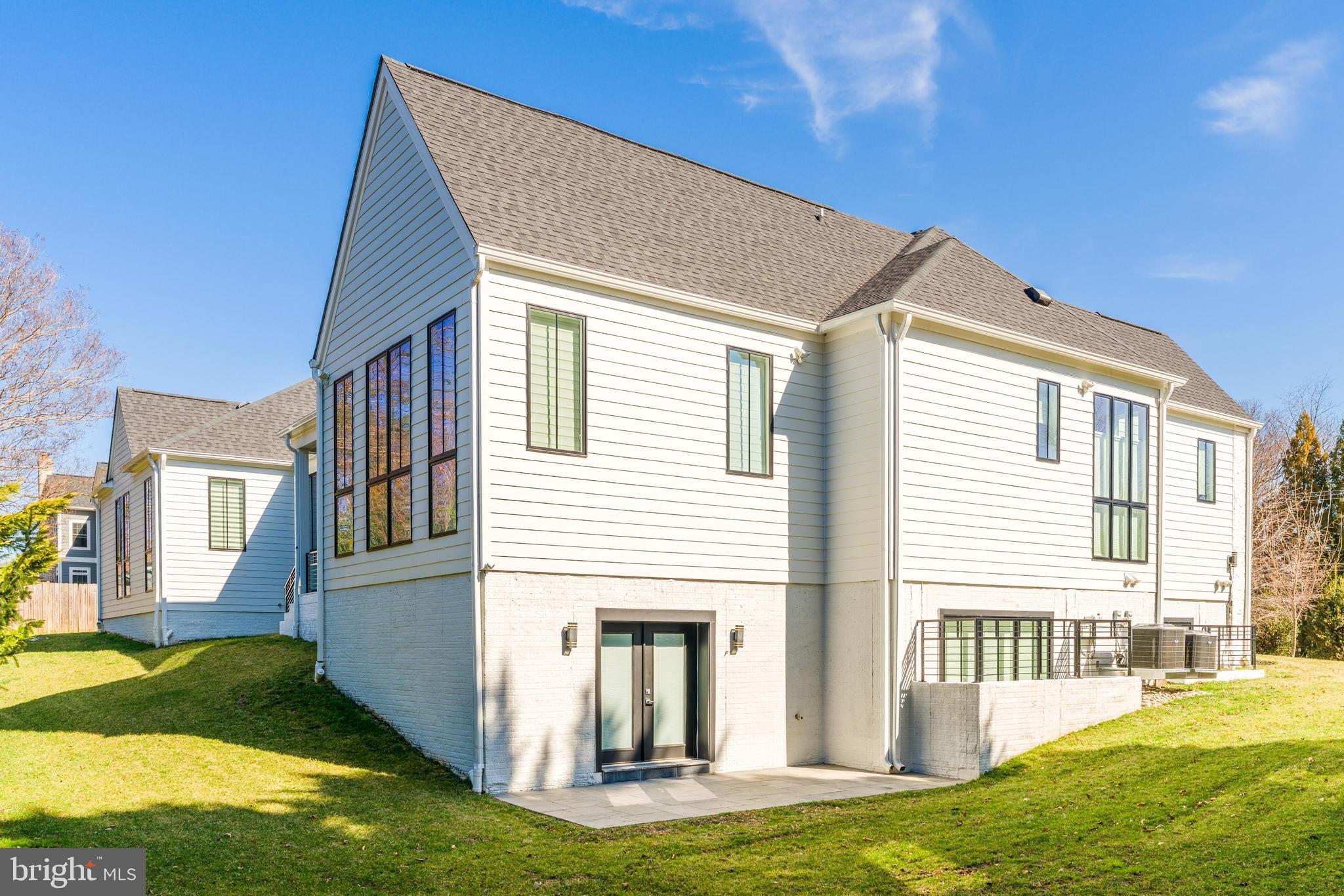 908 Walker Road Great Falls, VA 22066 - Photo 46 of 50