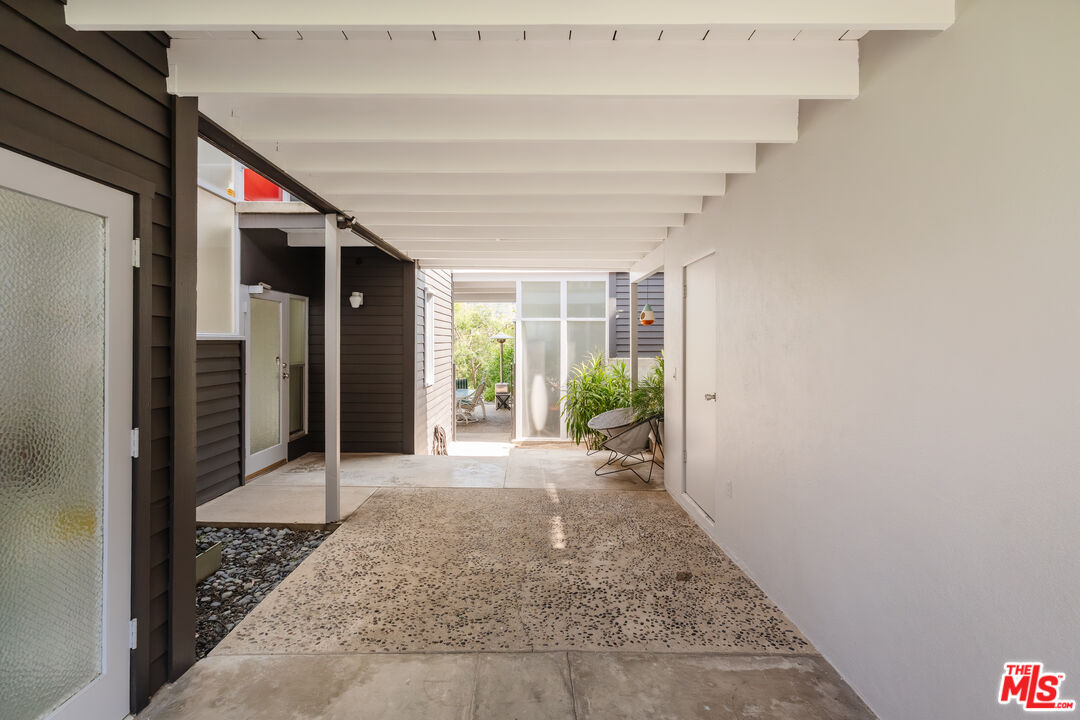 2980 Edgewick Road Glendale, CA 91206 - Photo 25 of 34 a view of entryway