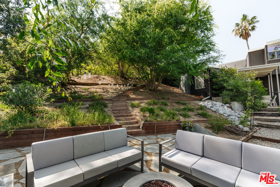 2980 Edgewick Road Glendale, CA 91206 - Photo 29 of 34 a view of backyard with seating area and green space