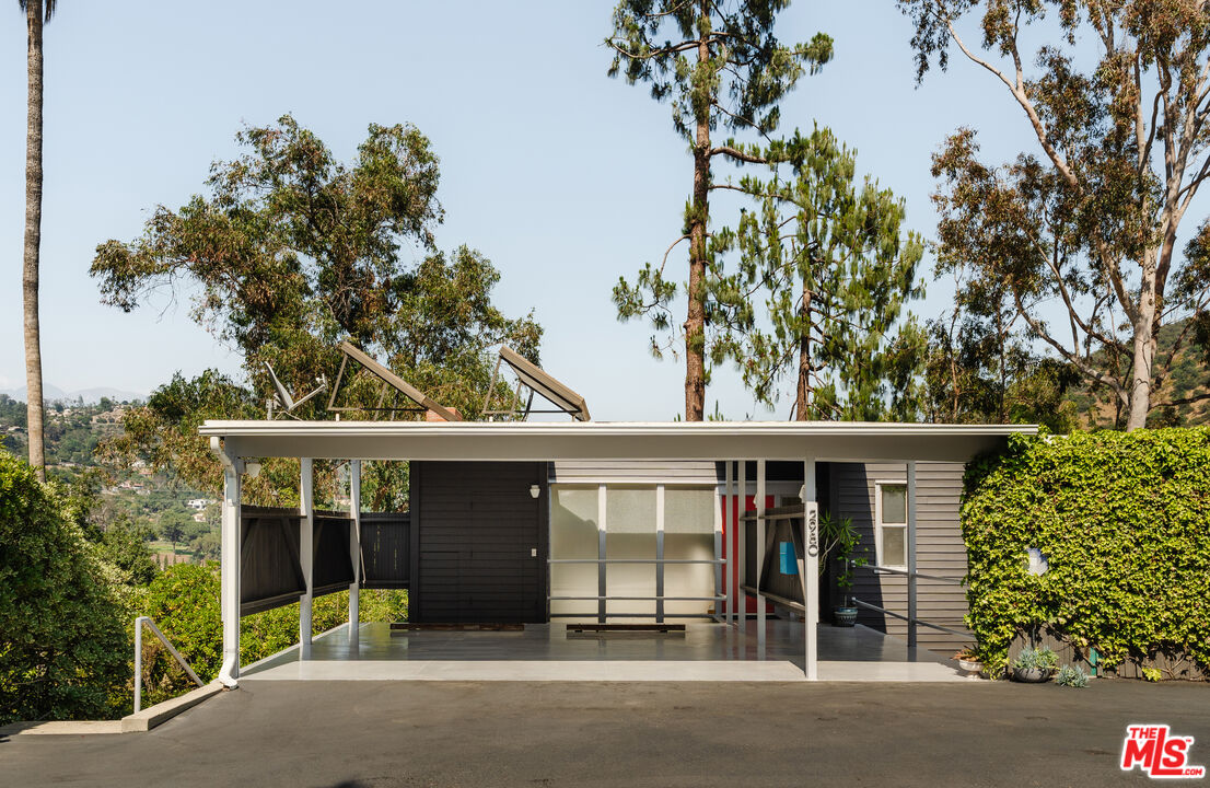 2980 Edgewick Road Glendale, CA 91206 - Photo 4 of 34 front view of a house with a garden