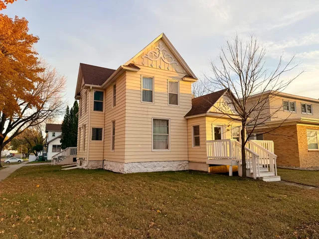 $299,000 | 1224 4th Avenue, Worthington, MN 56187