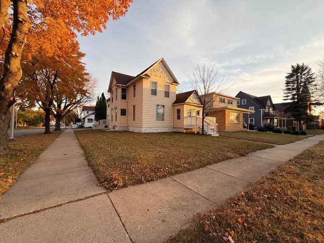 $315,000 | 1224 4th Avenue, Worthington, MN 56187