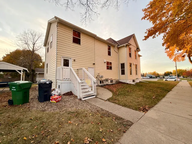 $299,000 | 1224 4th Avenue, Worthington, MN 56187