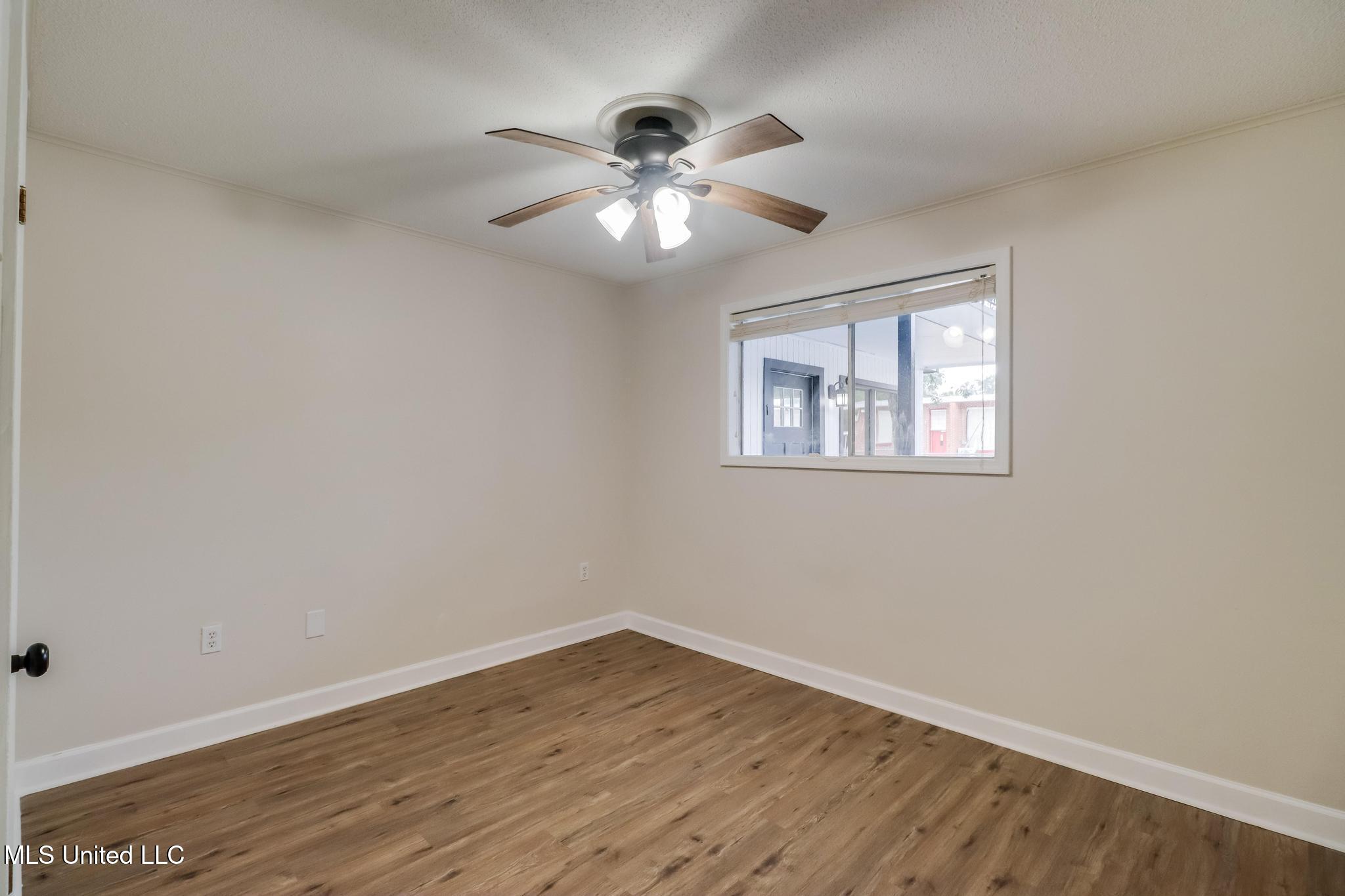 150 Pat Harrison Street, Unit 2 Biloxi, MS 39530 - Photo 11 of 12 Photo Feb 16 2026, 11 02 24 AM (2)