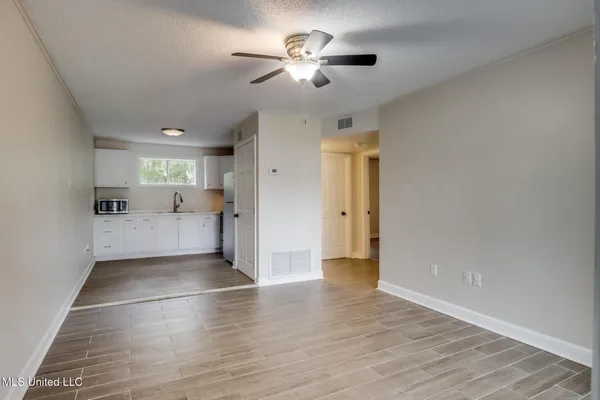 $1,025 | 150 Pat Harrison Street, Unit 2, Biloxi, MS 39530