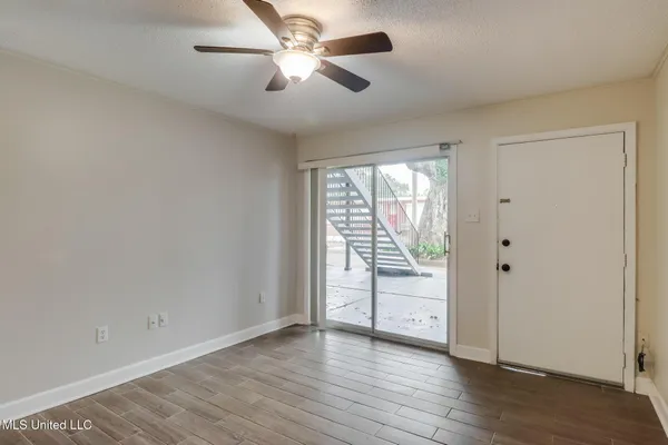 $1,025 | 150 Pat Harrison Street, Unit 2, Biloxi, MS 39530