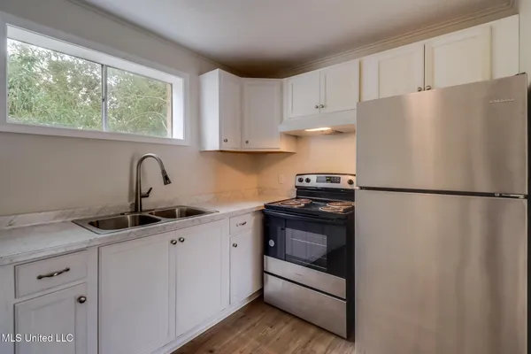 $1,025 | 150 Pat Harrison Street, Unit 2, Biloxi, MS 39530