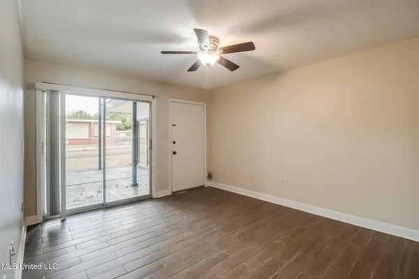 $1,025 | 150 Pat Harrison Street, Unit 2, Biloxi, MS 39530