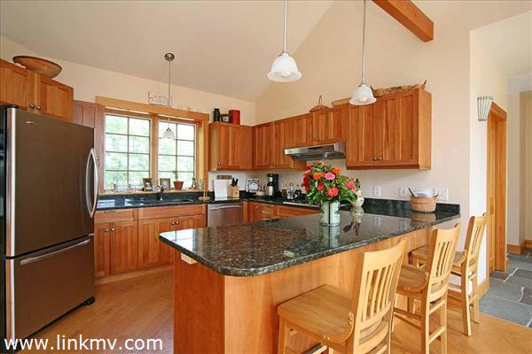 42 West Farm Road West Tisbury, MA 02568 - Photo 14 of 50 http://d1qzqeyxiitrap.cloudfront.net/photos/23074/600/99de5ded.jpg