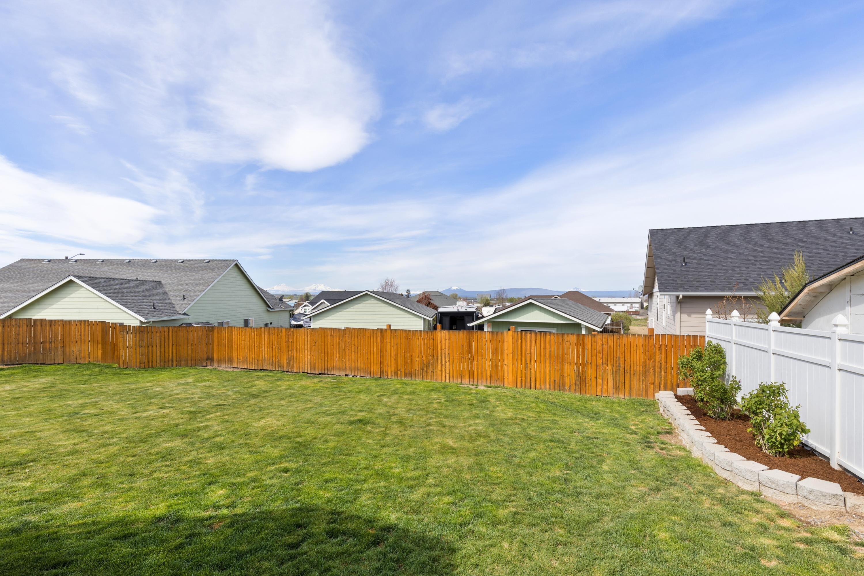 233 Center Ridge Drive Culver, OR 97734 - Photo 5 of 31 Gallery Image 5