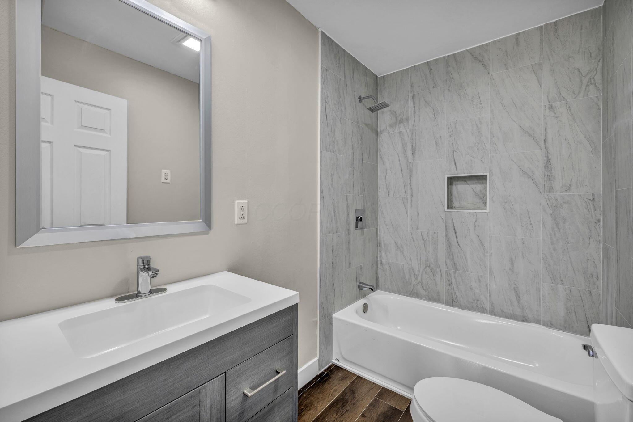 486 Basswood Road Columbus, OH 43207 - Photo 25 of 31 25-web-or-mls-Basswood Rd