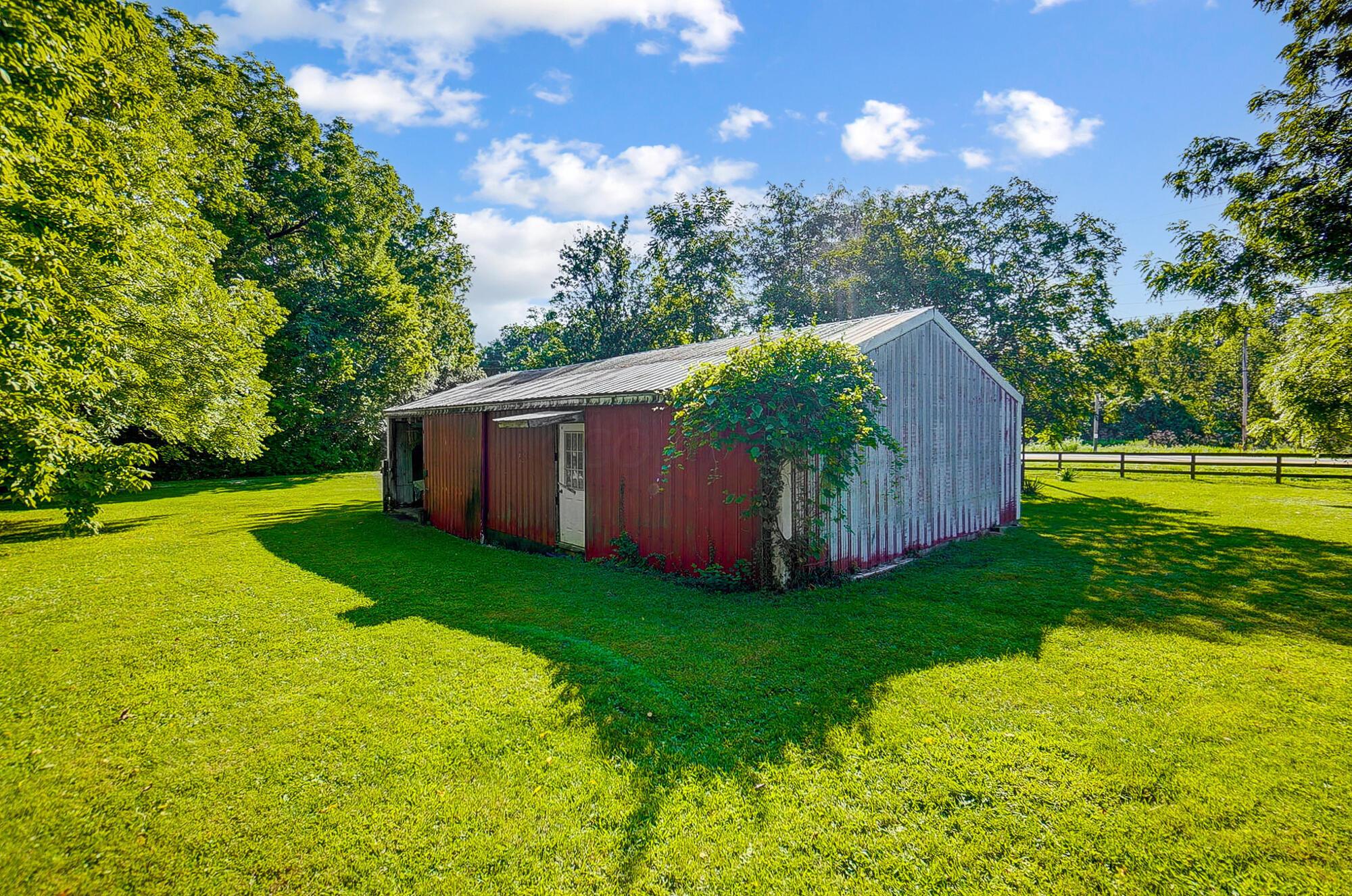 4301 Mechanicsburg Road Springfield, OH 45502 - Photo 35 of 41 28 x 38 pole barn