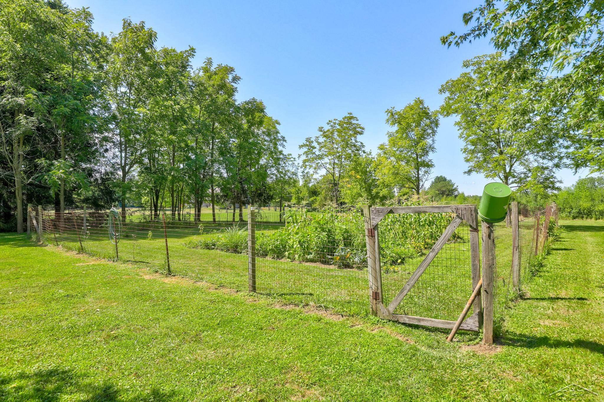3895 Hackett Road Saginaw, MI 48603 - Photo 57 of 78 50087372-56.JPG