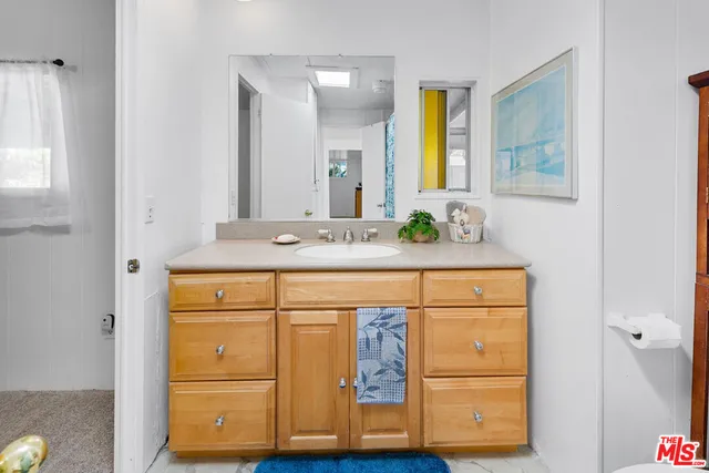 a view of an entryway with front door