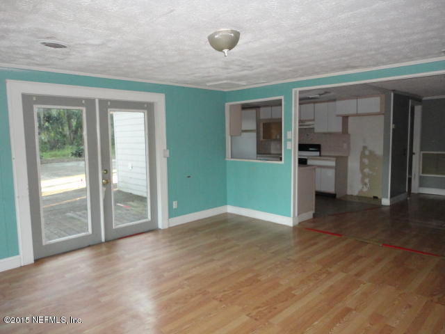2156 Rayon Road Fernandina Beach, FL 32034 - Photo 11 of 15 16.FAMILY ROOM