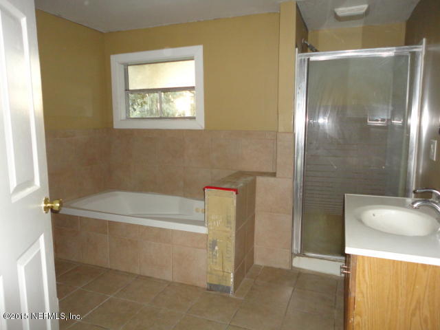 2156 Rayon Road Fernandina Beach, FL 32034 - Photo 14 of 15 25.BATH 2