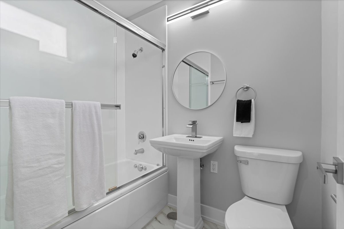 1000 North Lake Shore Plaza, Unit 2302 Chicago, IL 60611 - Photo 16 of 23