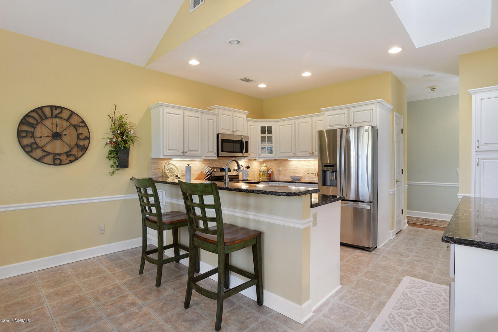 748 North Reeve Road St. Helena Island, SC 29920 - Photo 9 of 38 009_1600x1067_mls_1600x1067