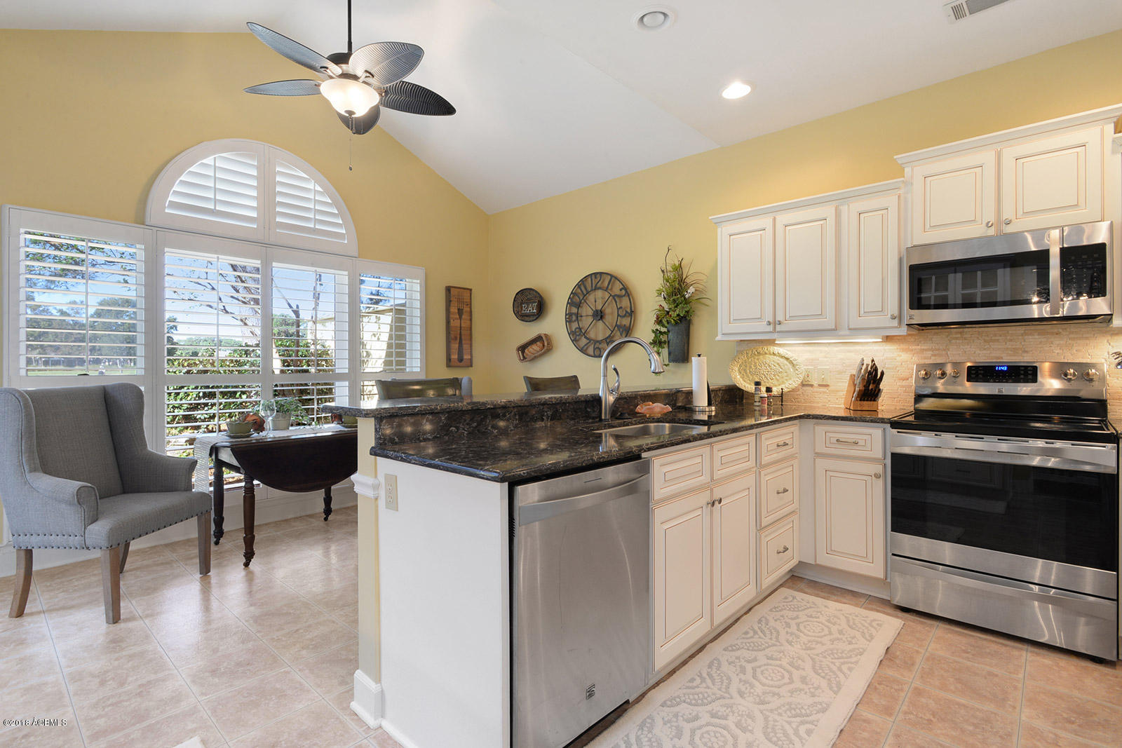 748 North Reeve Road St. Helena Island, SC 29920 - Photo 10 of 38 010_1600x1067_mls_1600x1067