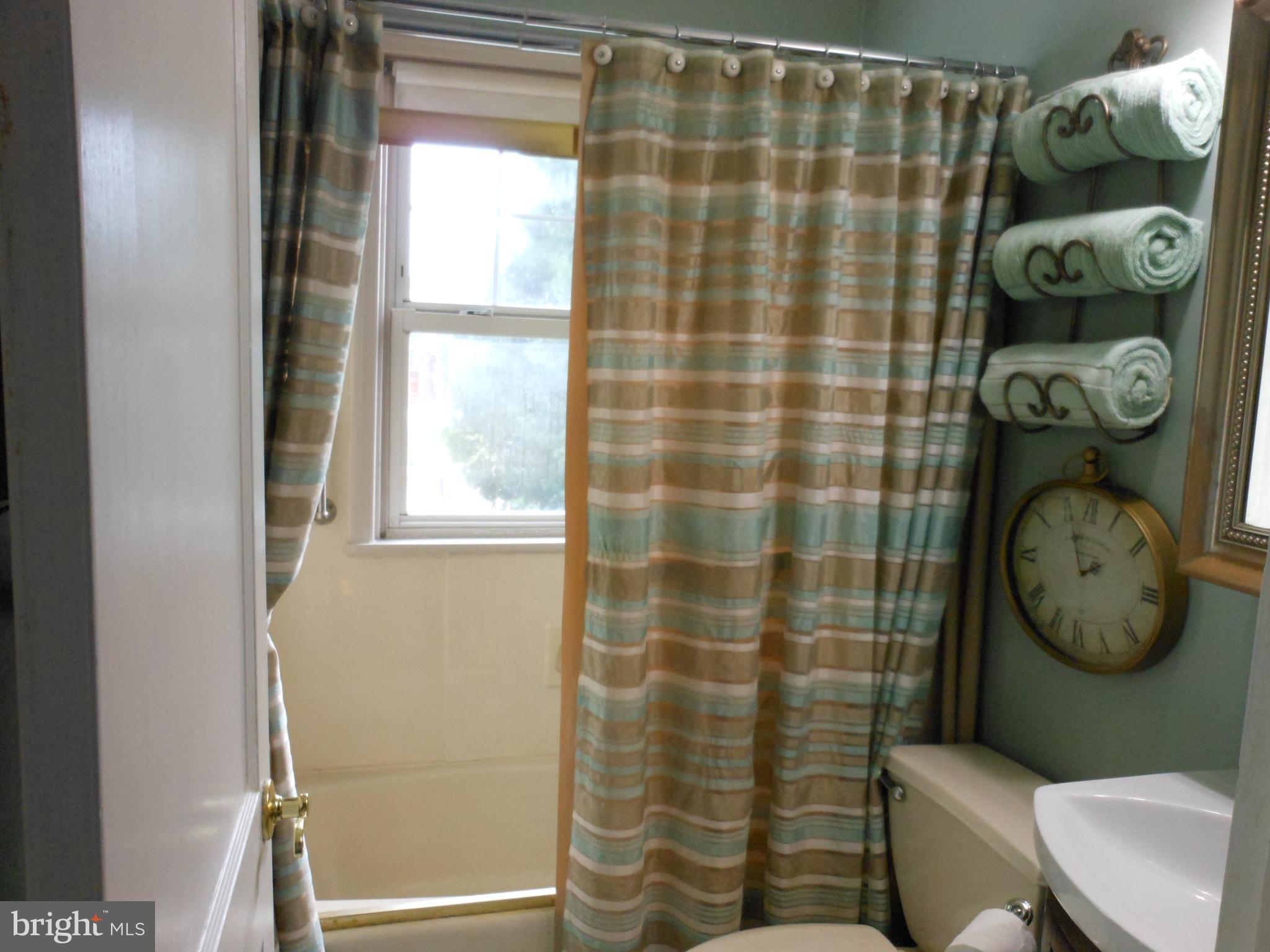 2810 Southbrook Road Baltimore, MD 21222 - Photo 20 of 50 BATHROOM