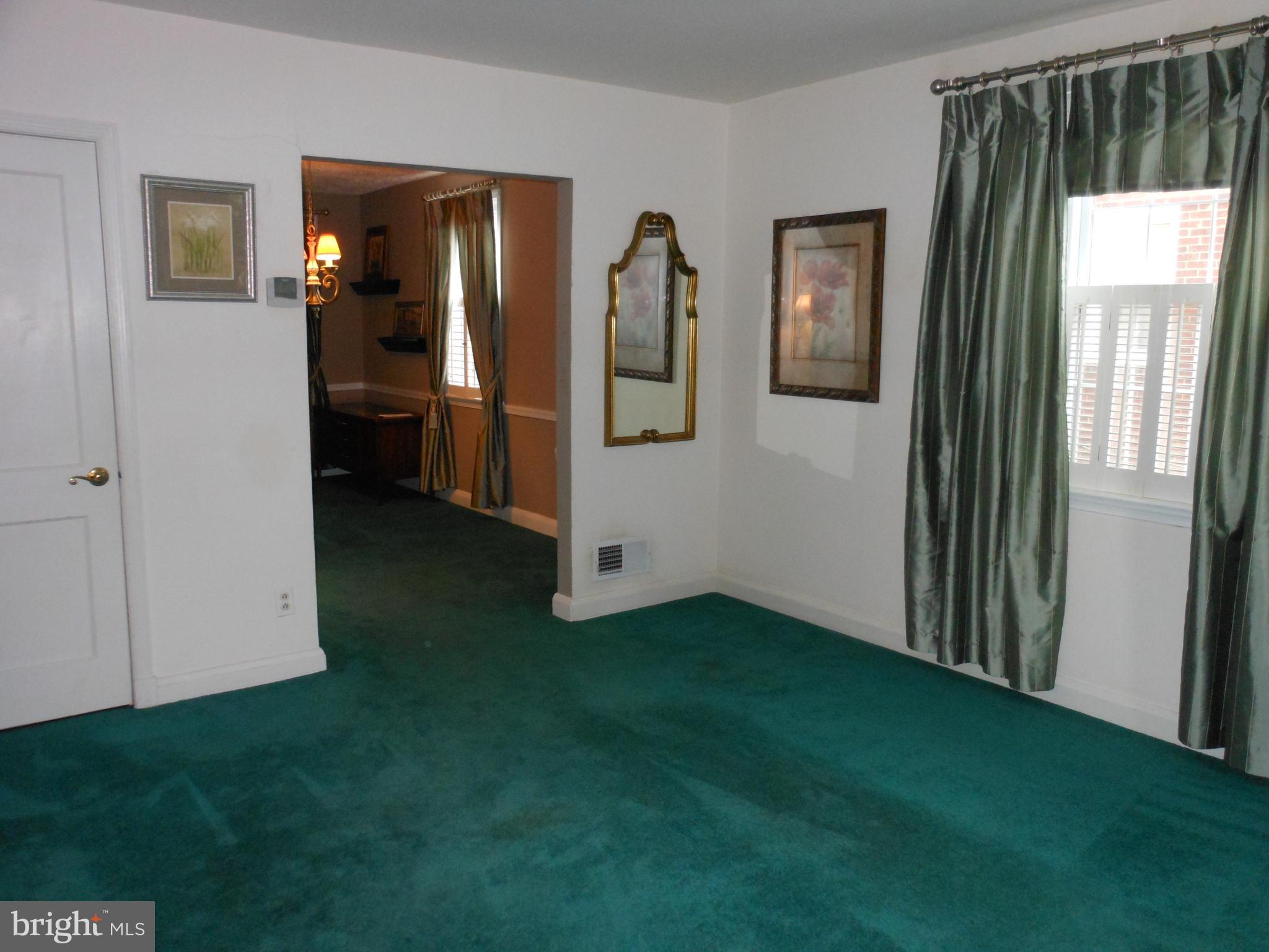 2810 Southbrook Road Baltimore, MD 21222 - Photo 7 of 50 LIVINGROOM
