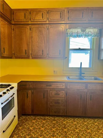 $169,000 | 1011 Kickapoo Street, Leavenworth, KS 66048