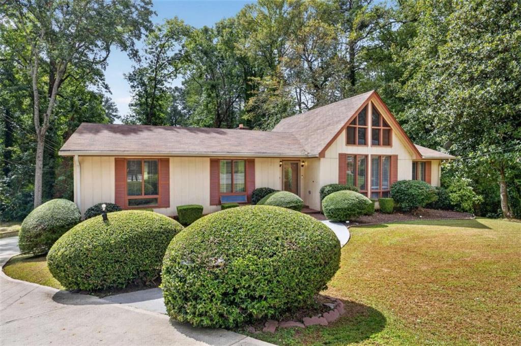 4421 Buckingham Circle Decatur, GA 30035 - Photo 3 of 30 Gallery Image 3