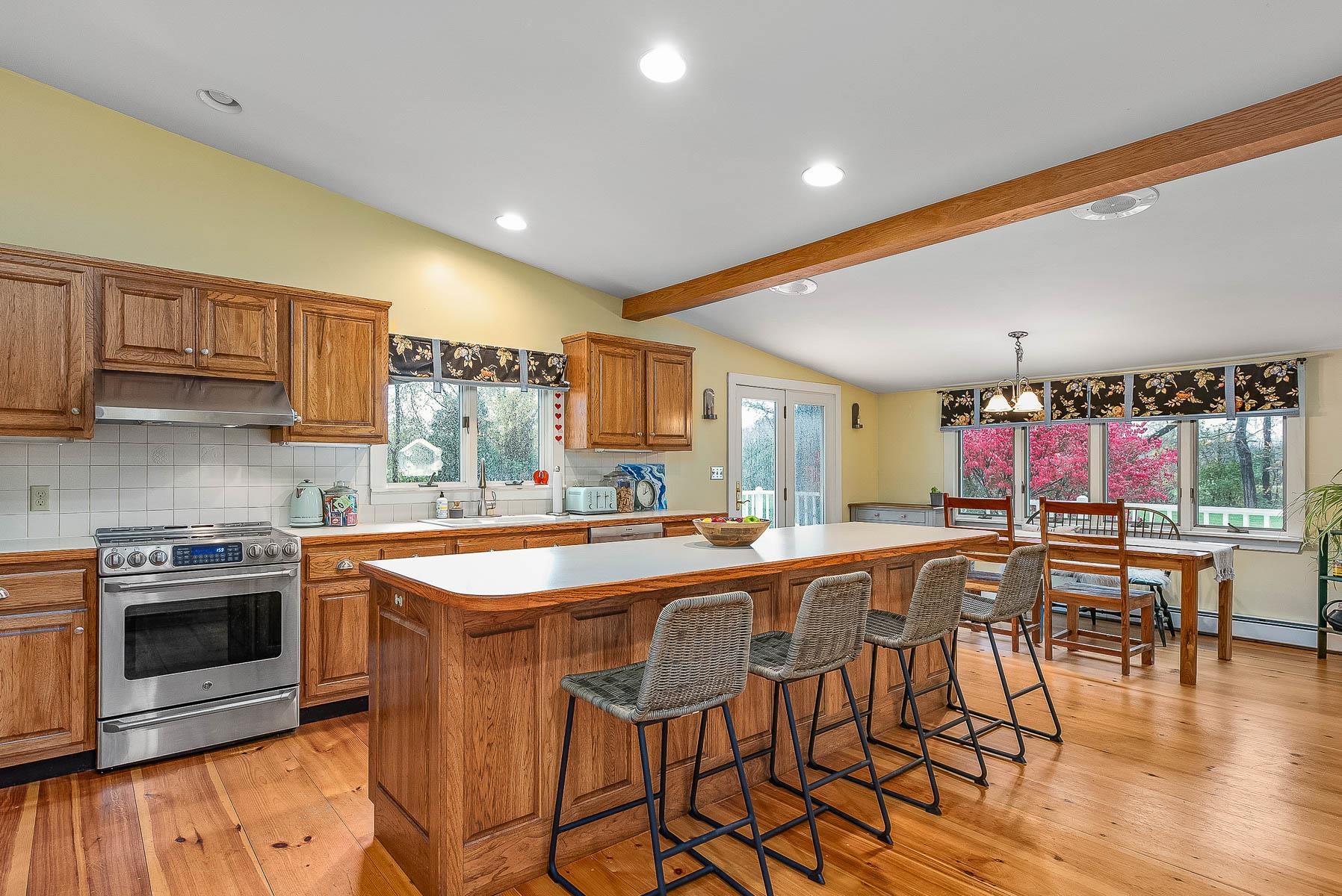 15 Hobbs Road North Hampton, NH 03862 - Photo 2 of 40