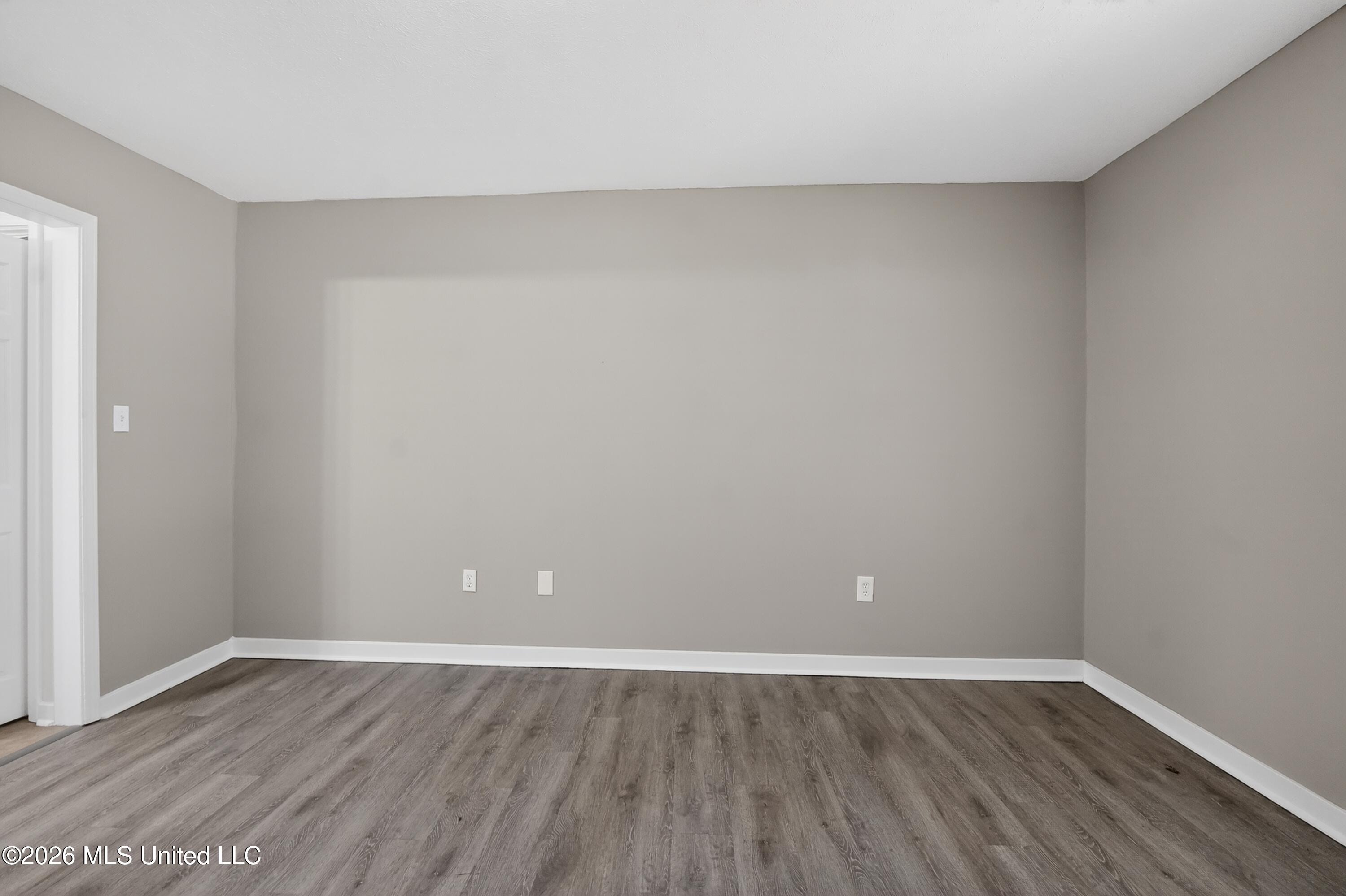 125 Brandy Run Road Brandon, MS 39047 - Photo 7 of 45 22_125_Brandy_Run_Rd_Brandon-Living_room