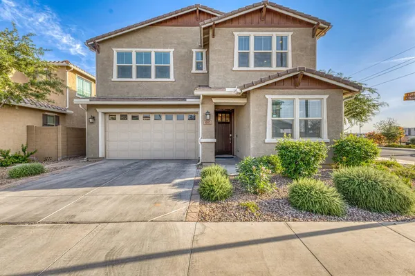 $2,700 | 1015 East Thompson Way, Chandler, AZ 85286