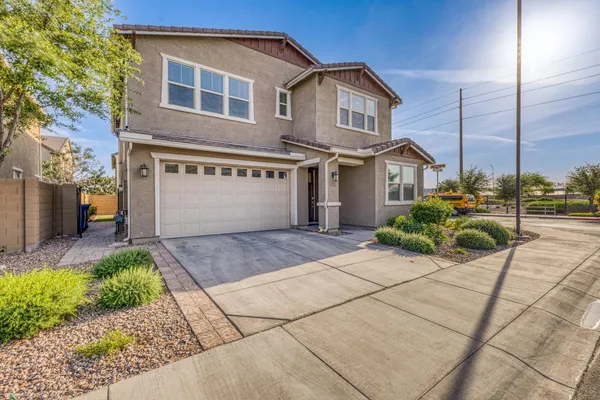 $2,700 | 1015 East Thompson Way, Chandler, AZ 85286