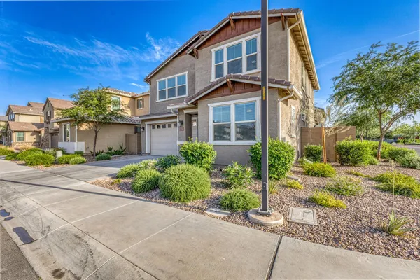 $2,700 | 1015 East Thompson Way, Chandler, AZ 85286