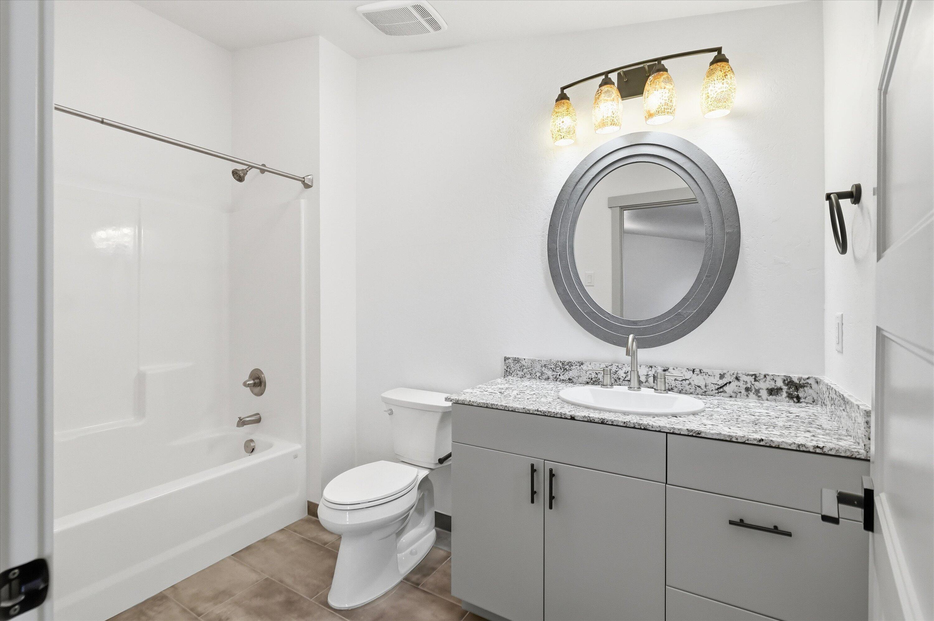 412 Azalea Court Talent, OR 97540 - Photo 34 of 38 34-412 Azalea Ct-27