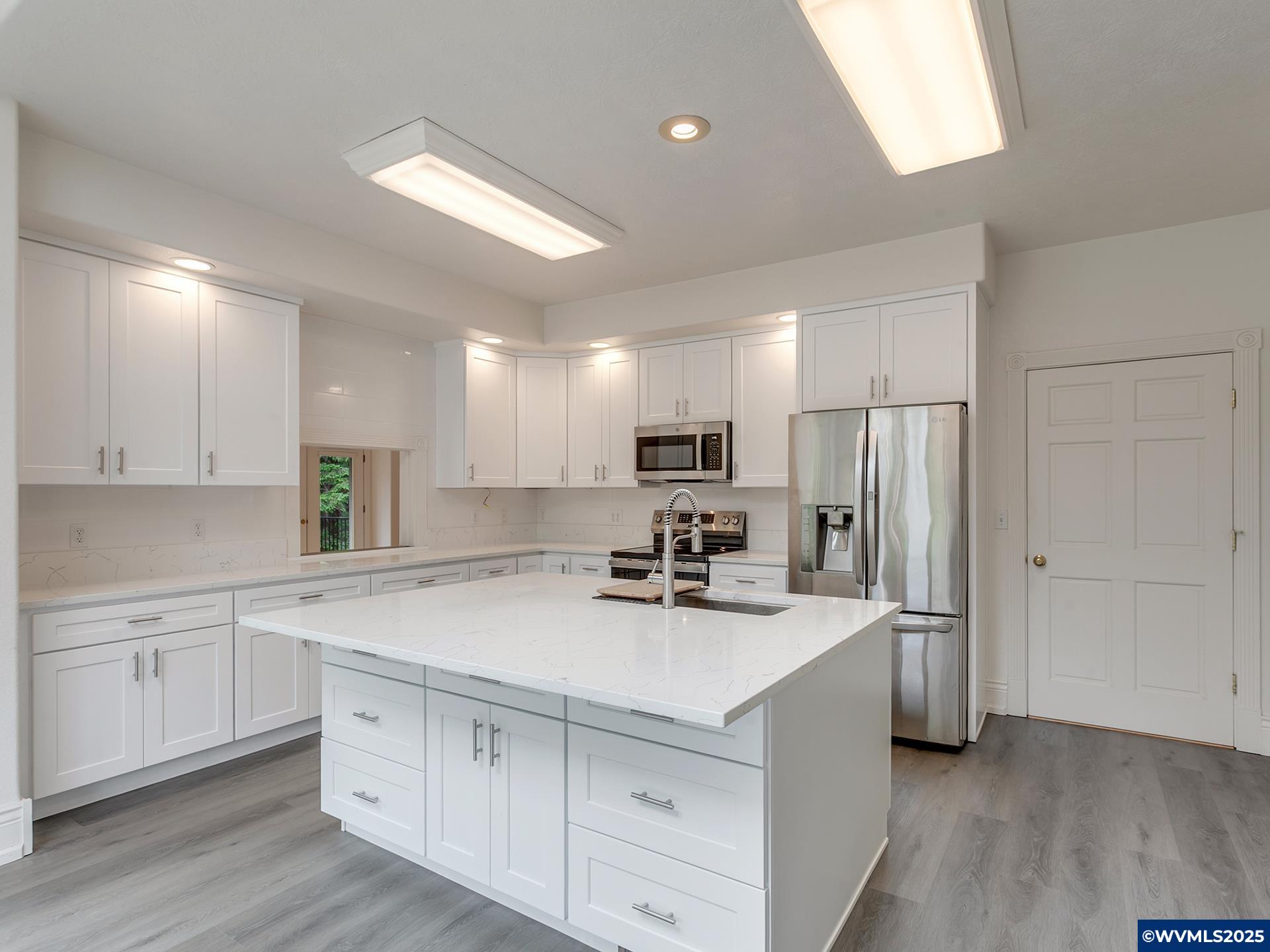 17234 Oakdale Road Dallas, OR 97338 - Photo 13 of 48