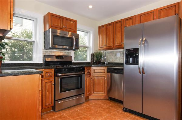 35 Boulevard Road, Unit 2 Arlington, MA 02474 - Photo 3 of 24 Gallery Image 3