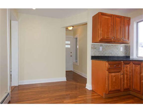 35 Boulevard Road, Unit 2 Arlington, MA 02474 - Photo 4 of 24 Gallery Image 4