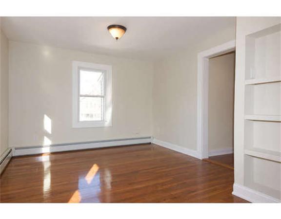 35 Boulevard Road, Unit 2 Arlington, MA 02474 - Photo 6 of 24 Gallery Image 6