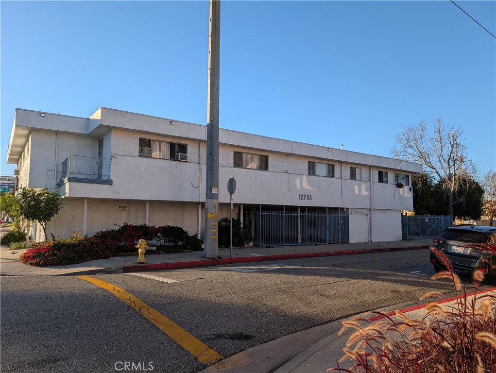 4701 West El Segundo Boulevard Hawthorne, CA 90250 - Photo 2 of 11 a view of a car park in front of house
