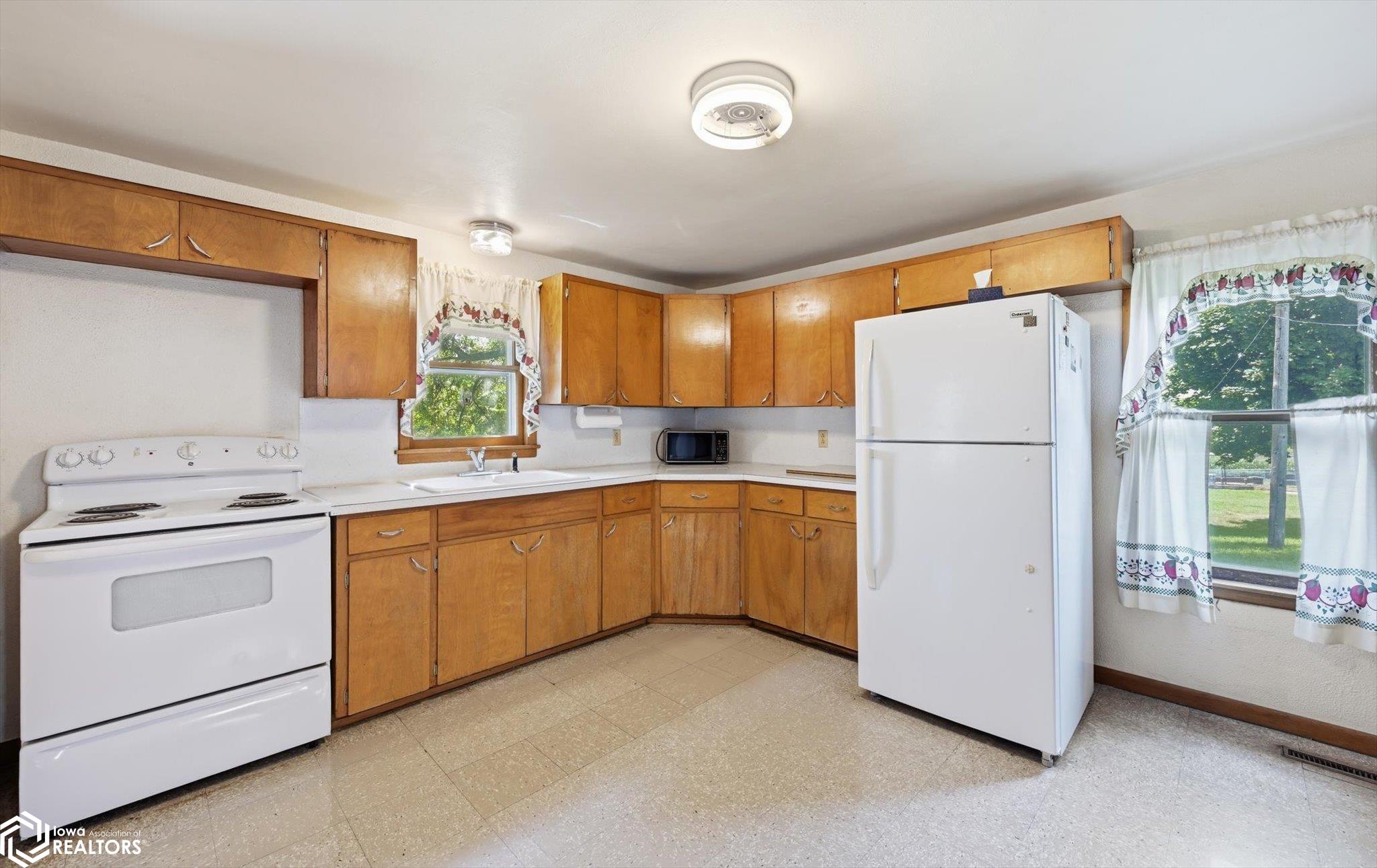 407 5th Street Defiance, IA 51527 - Photo 14 of 38 Gallery Image 14