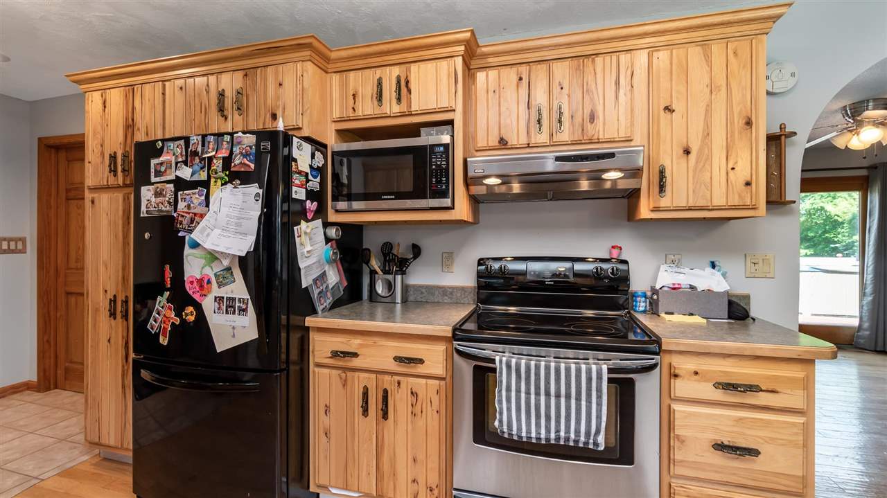 4981 East Pleasant Valley Road Shepherd, MI 48883 - Photo 14 of 35 1888853-13.JPG