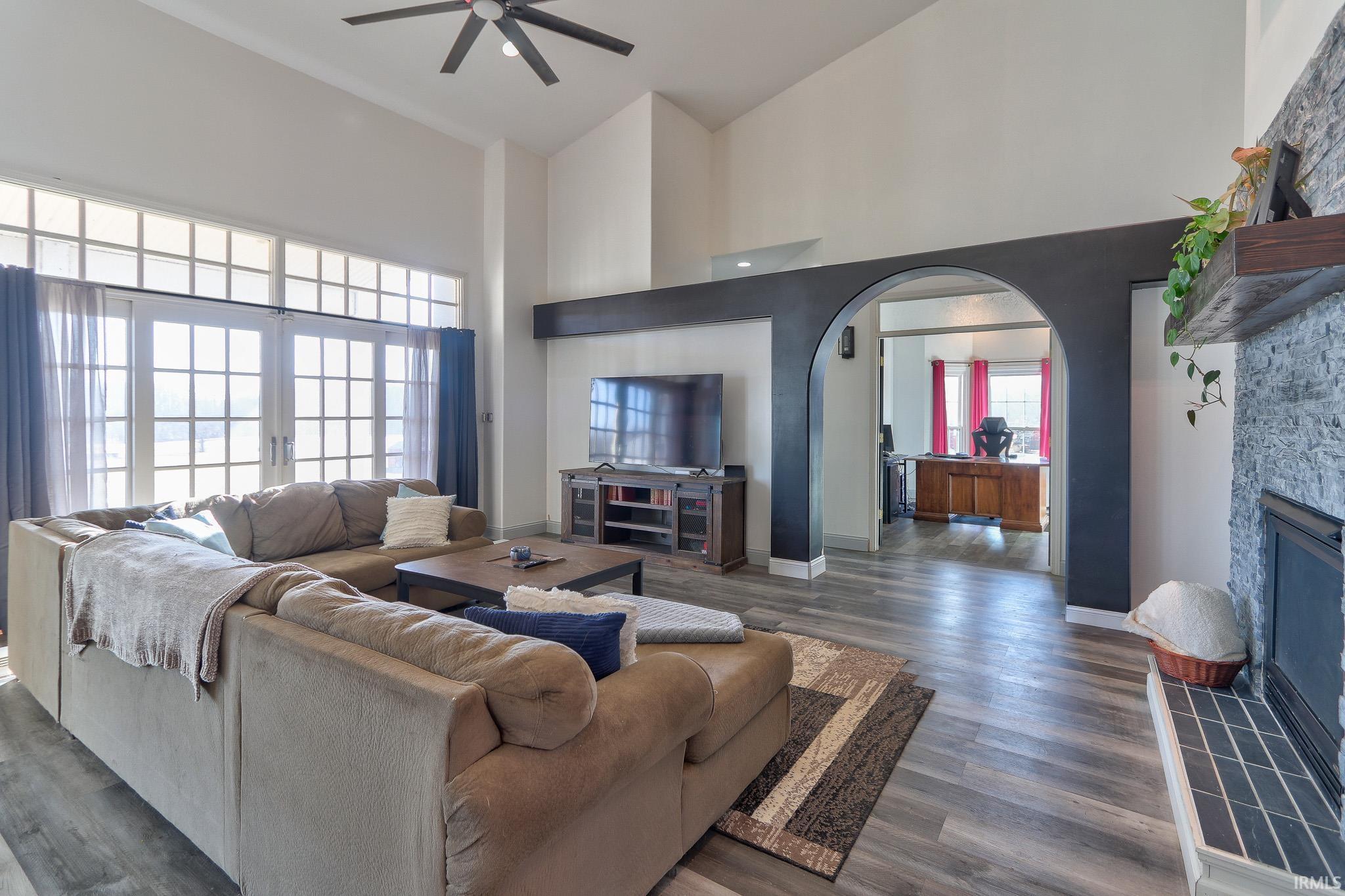 9211 Heim Road Chandler, IN 47610 - Photo 8 of 36 Gallery Image 8