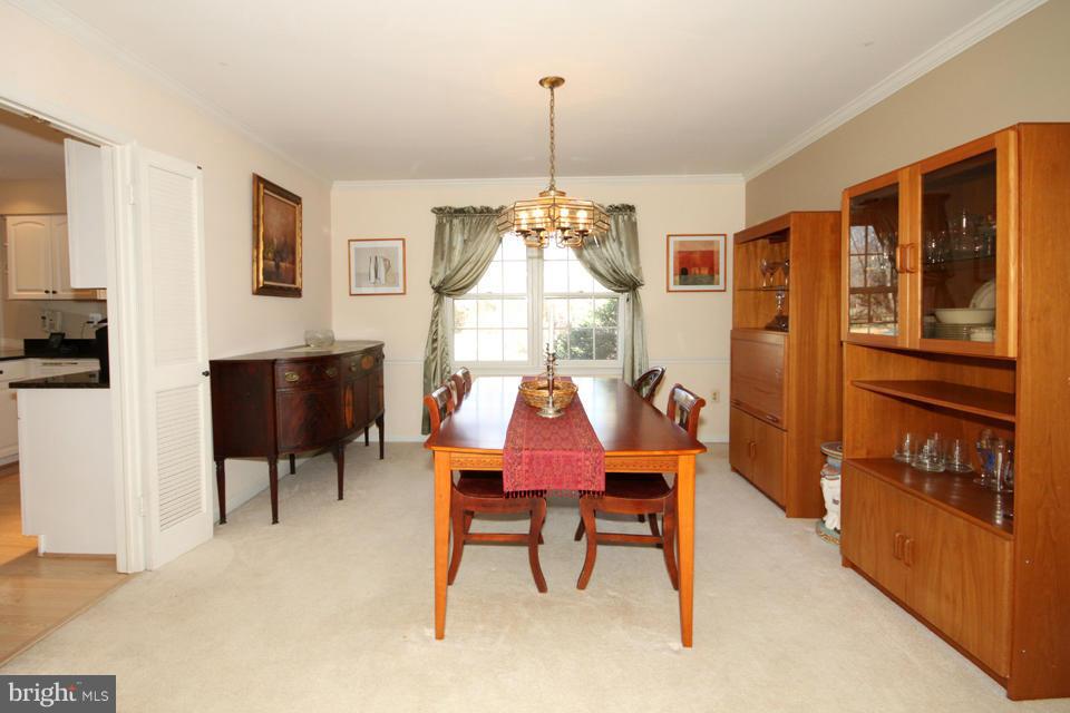 10136 Red Spruce Road Fairfax, VA 22032 - Photo 6 of 30 Dining Room