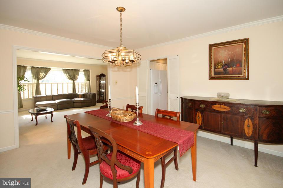 10136 Red Spruce Road Fairfax, VA 22032 - Photo 7 of 30 Dining Room
