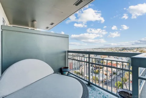 $699,000 | 300 West Beech Street, Unit 1705, San Diego, CA 92101