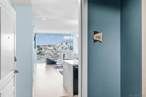 $699,000 | 300 West Beech Street, Unit 1705, San Diego, CA 92101
