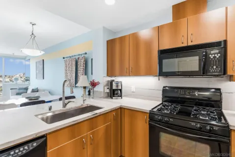 $699,000 | 300 West Beech Street, Unit 1705, San Diego, CA 92101