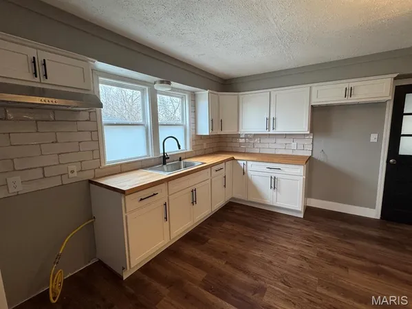 $69,900 | 500 Frisco Street, Campbell, MO 63933