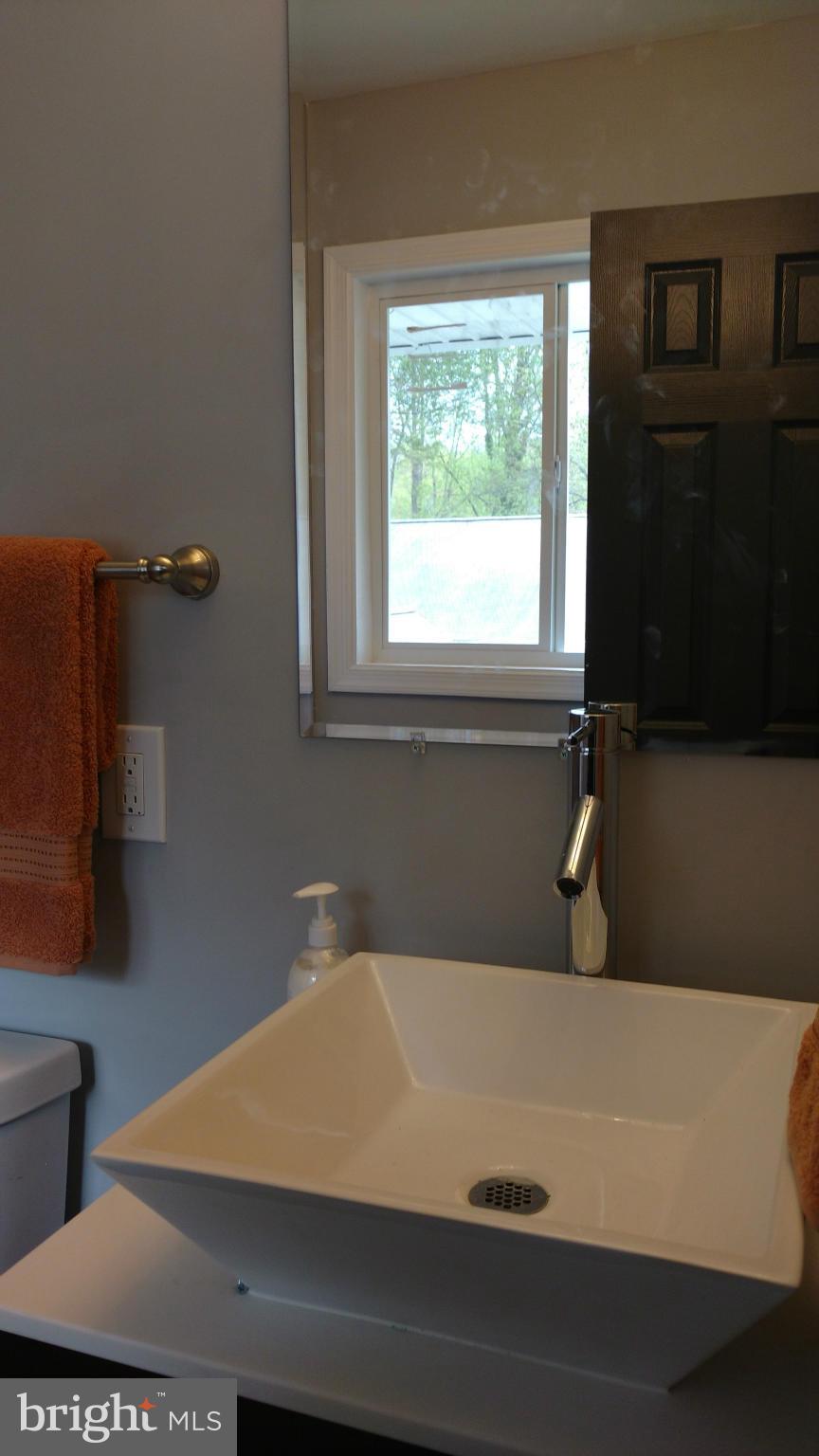 12806 Broadmore Road Silver Spring, MD 20904 - Photo 19 of 28 Bath
