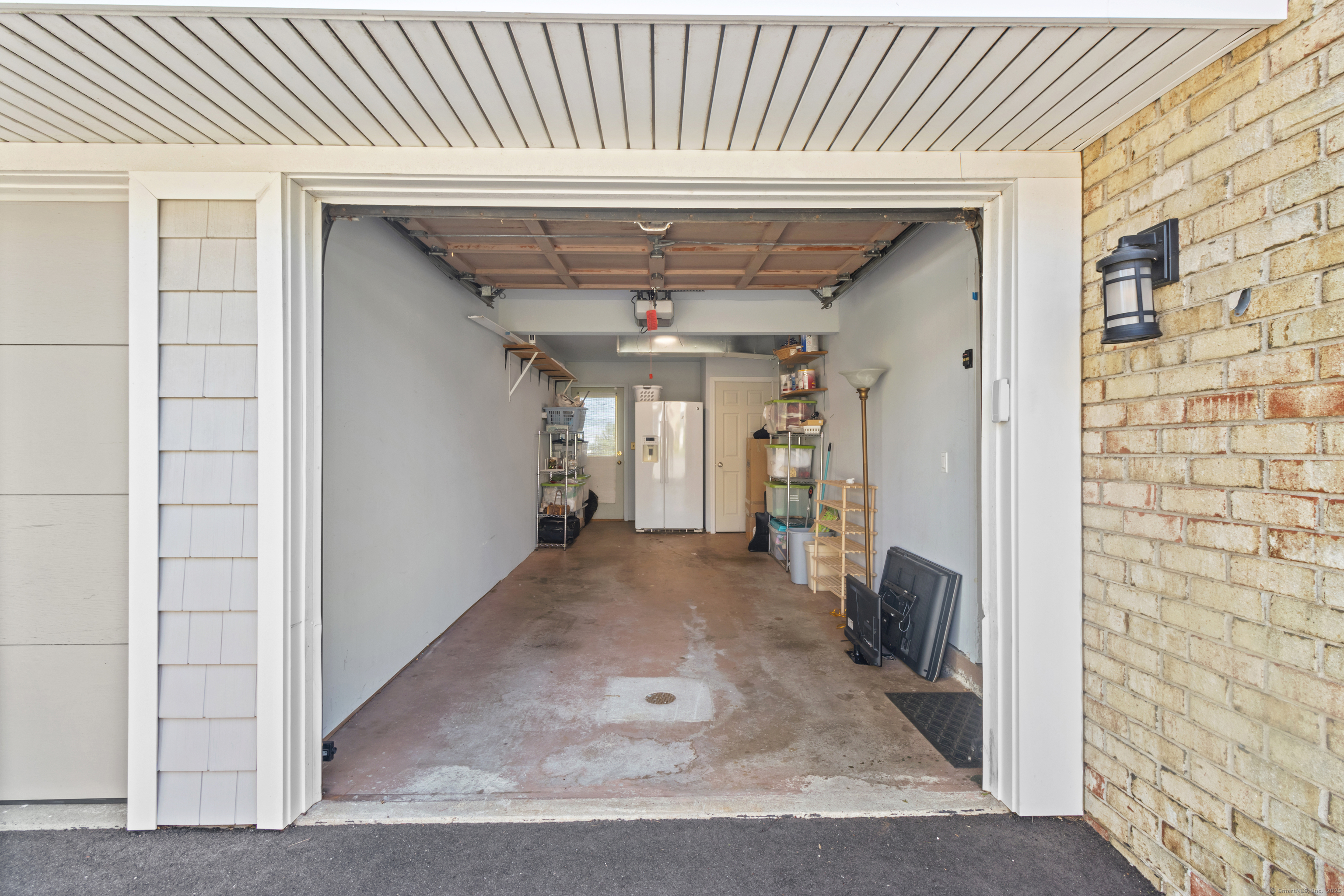 199 Gregory Boulevard, Unit D2 Norwalk, CT 06855 - Photo 28 of 31 a view of a hallway with entryway