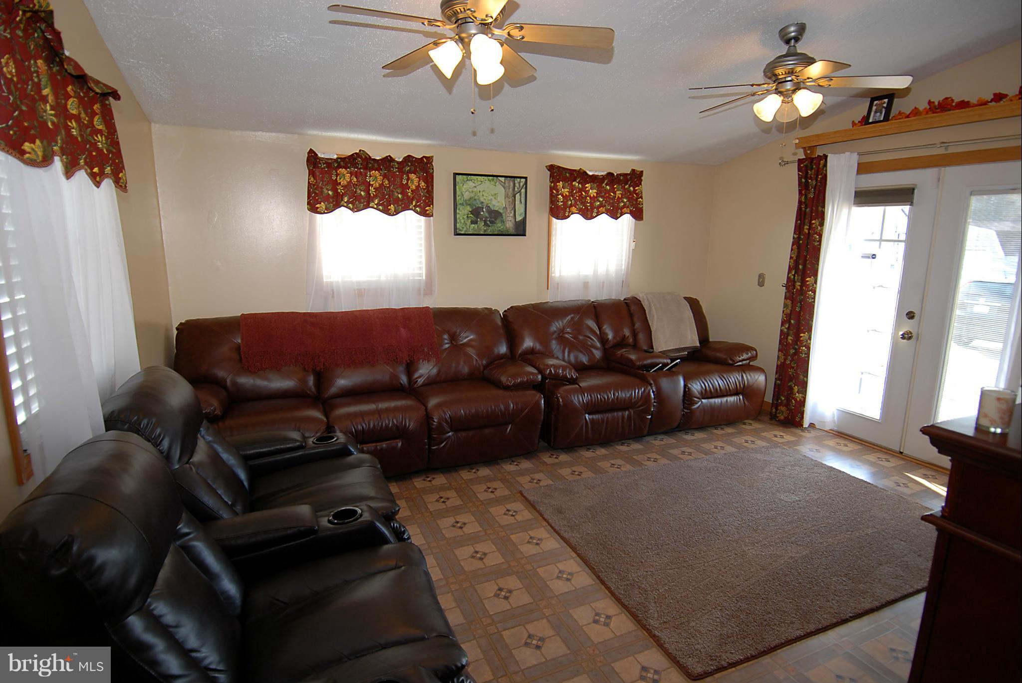 7811 Annapolis Woods Road Welcome, MD 20693 - Photo 9 of 25 Family Room